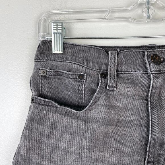 Madewell High Rise Denim Shorts Stretch Fitted Through Hips & Thigh Raw Hem 26 - Picture 2 of 10